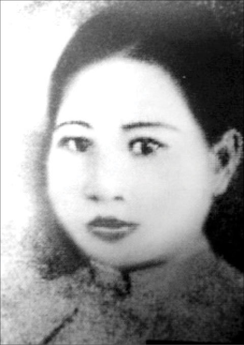 Manh Manh nữ sĩ